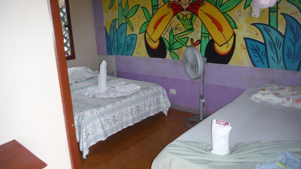 Cabinas Miss Miriam 1 Tortuguero Eksteriør bilde