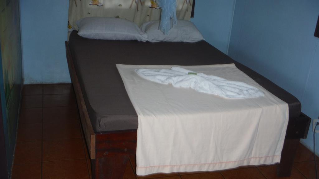 Cabinas Miss Miriam 1 Tortuguero Eksteriør bilde