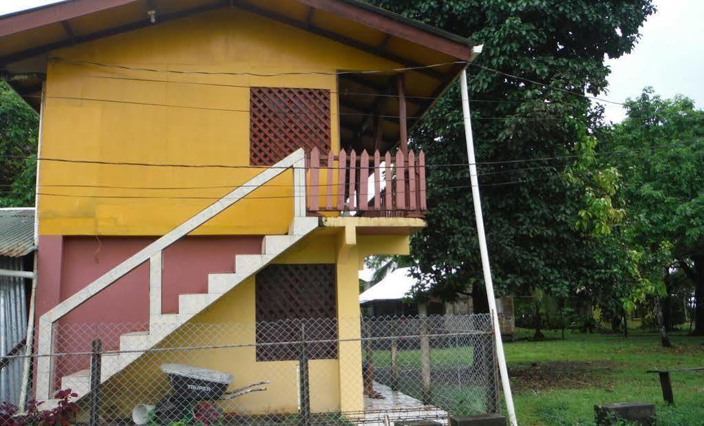 Cabinas Miss Miriam 1 Tortuguero Eksteriør bilde