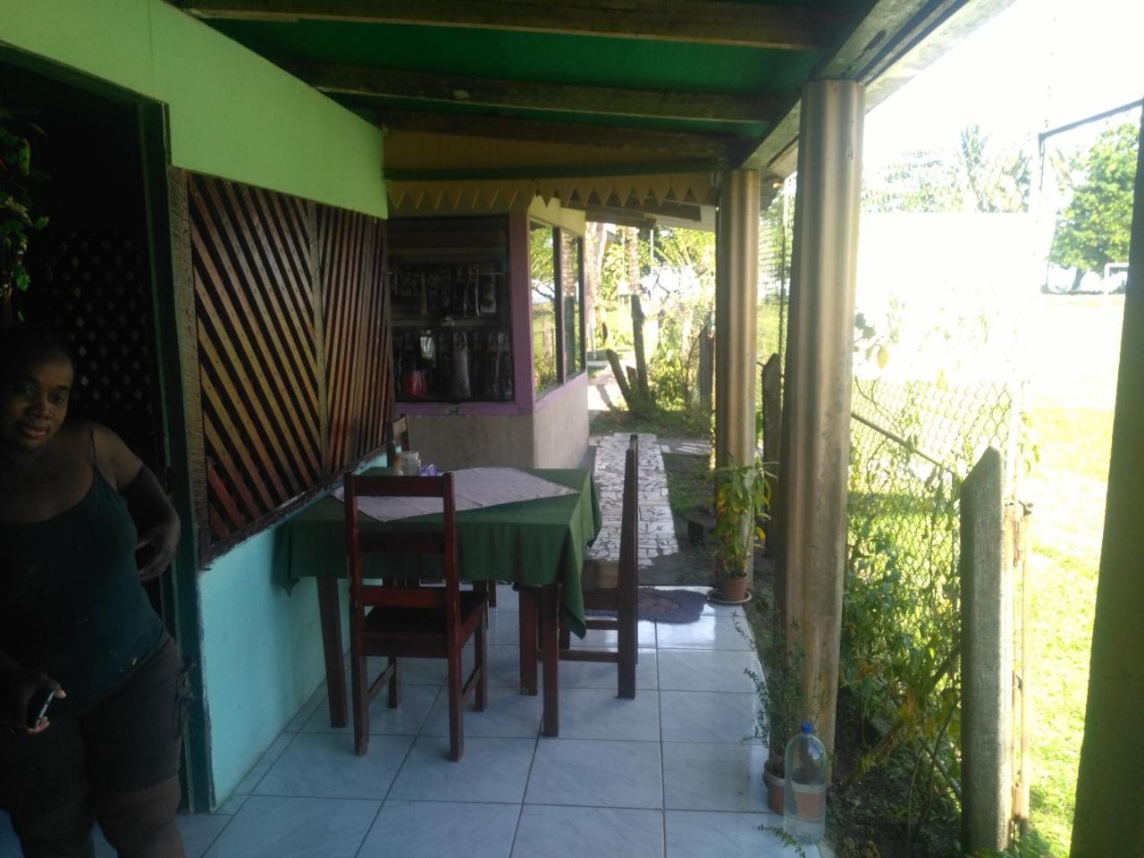Cabinas Miss Miriam 1 Tortuguero Eksteriør bilde